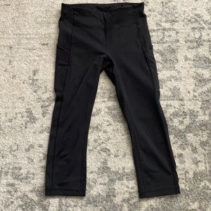 Lulu lemon size 6 cropped black leggings